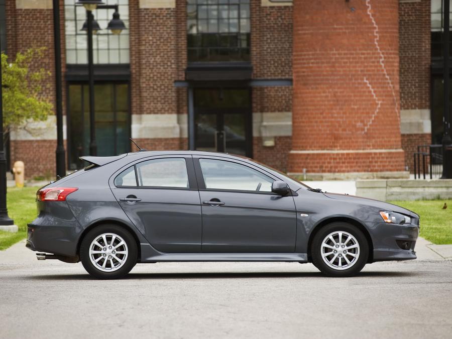  Mitsubishi Lancer Sportback GTS 2009 года  (US) (фото 7 из 12)